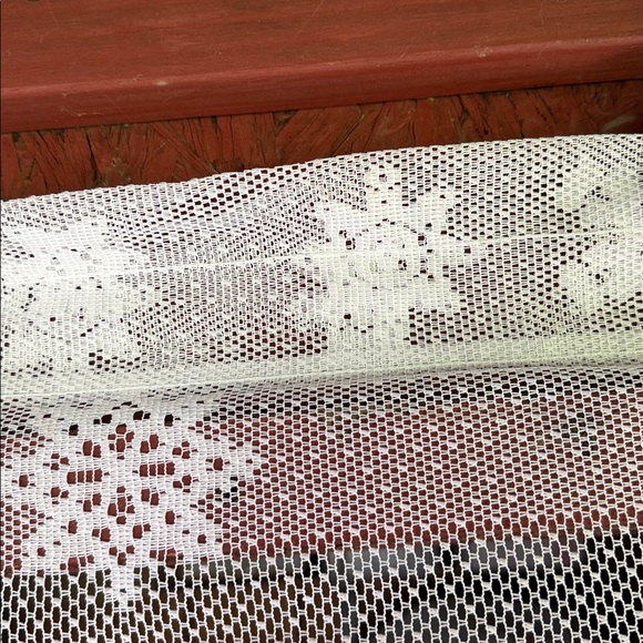 White Snowflake Lace Curtain with Lights. NEW - Picture 3 of 4